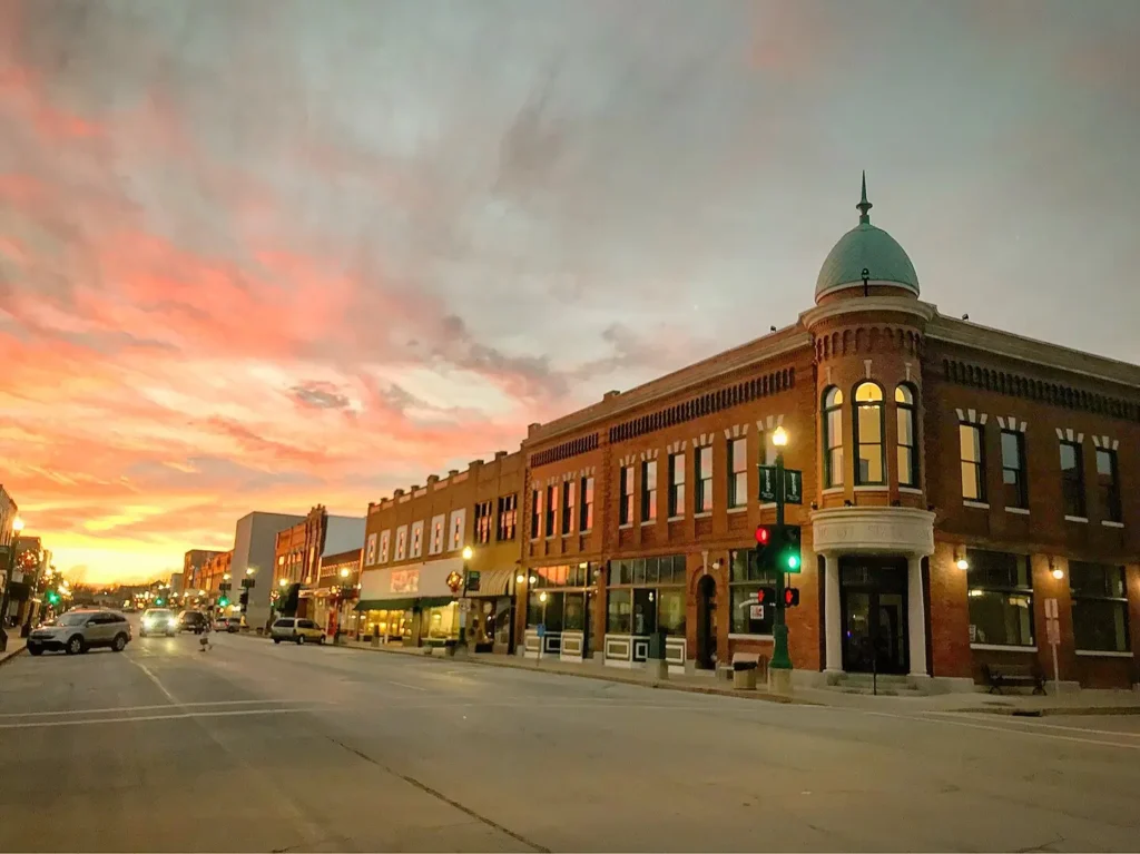 Downtown view of Monett, MO on Broadway street